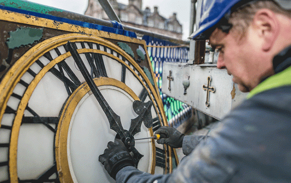 Diageo begins restoring famous Edinburgh clock