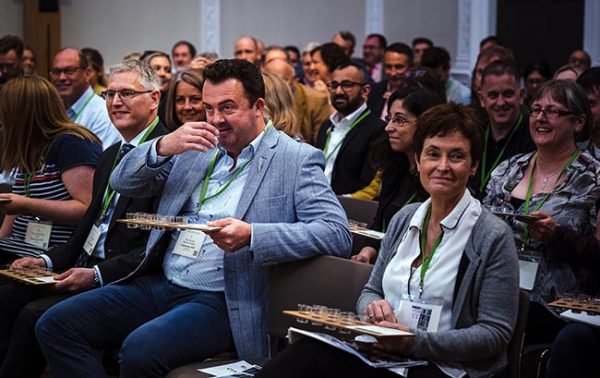 Ginposium event heads online