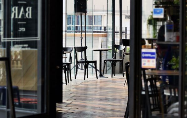 Brits remain cautious about returning to bars