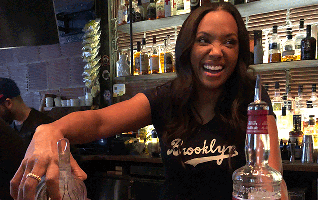 Aisha-Tyler-bartending