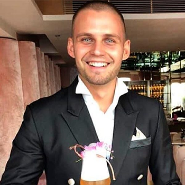 St James Bar hires head bartender