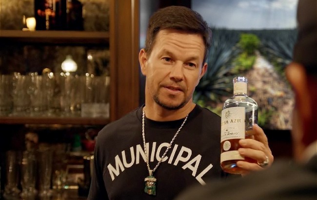 Mark Wahlberg Flecha Azul Tequila