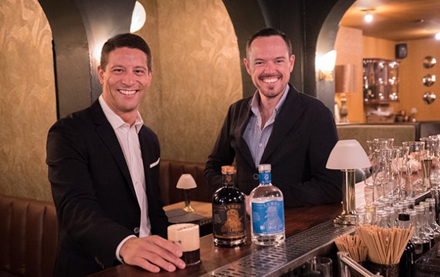 Roscoe Roman and Mark Livings, Lyre's