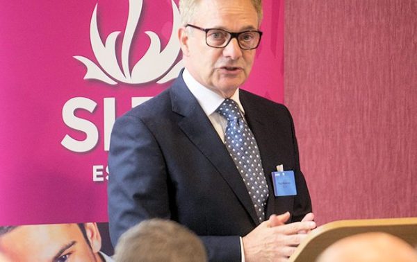 Survey finds 72% of Scottish bars can’t fill vacancies