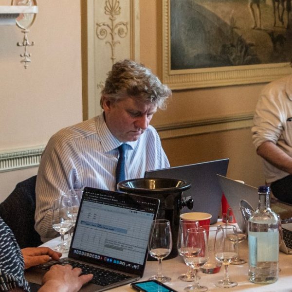 Gin expert Stephen Kennard dies