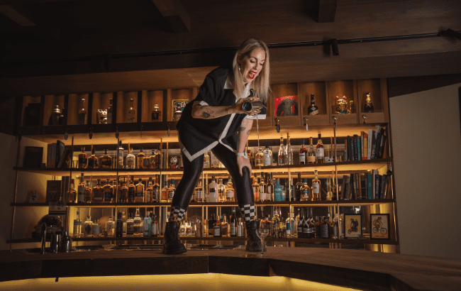 Holly Graham in Asia bar Tokyo Confidential