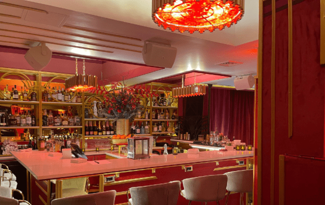 bar