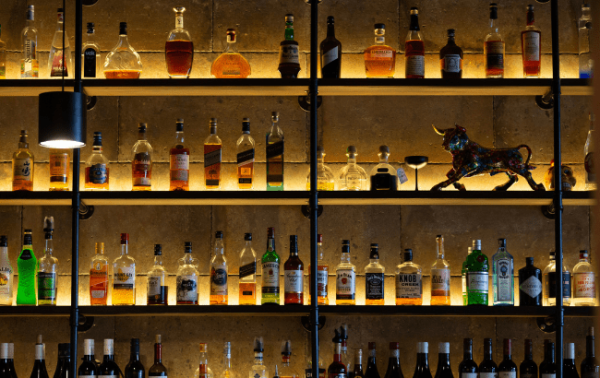 On-trade spirits sales in Australia drop 7.7%