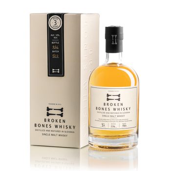 Broken Bones Signle Malt Whisky with packaging