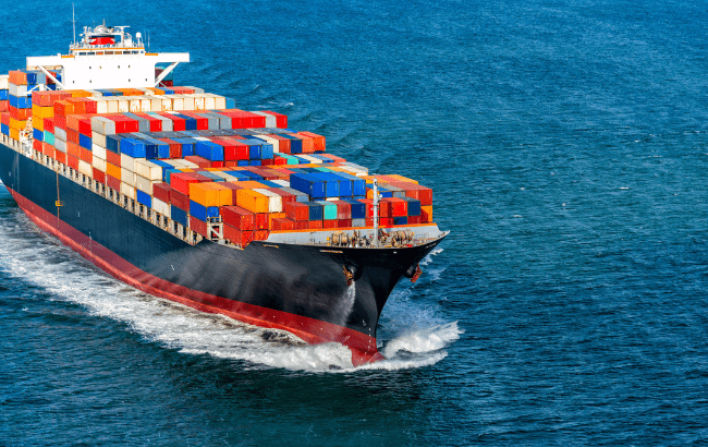 Shipping s on boat at sea to port