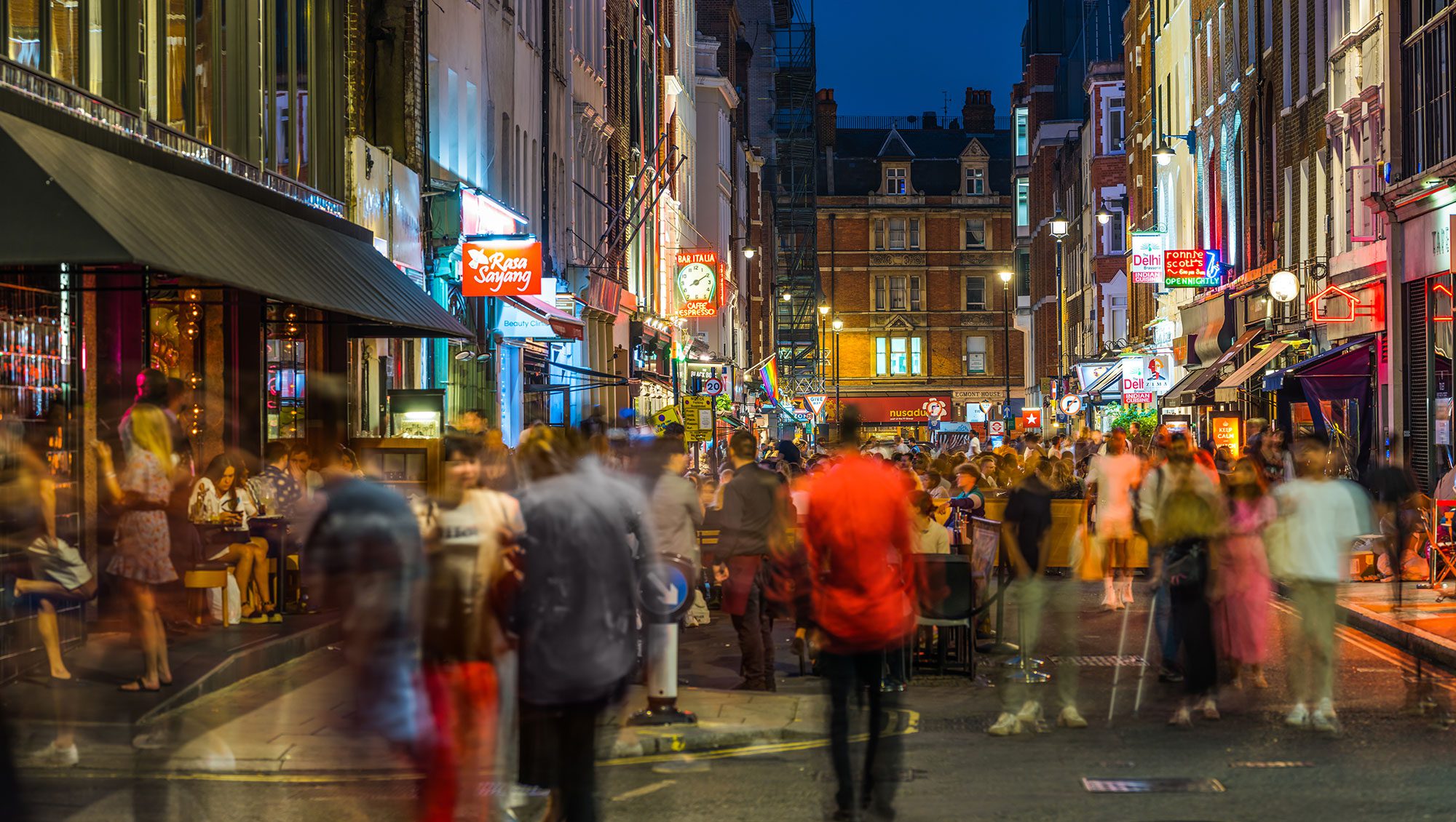 Unveiling London's Electric Nightlife Scene on the Streets - Food and Drink Offerings