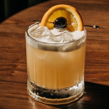 Gus' Sip & Dip_Amaretto Sour Cocktail-1001
