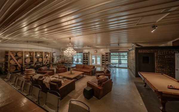 Kentucky Artisan Distillery opens barrel tasting experience