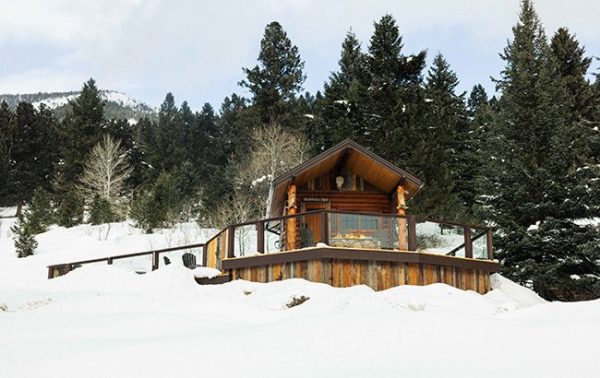 Whiskey and cigar den opens in Montana