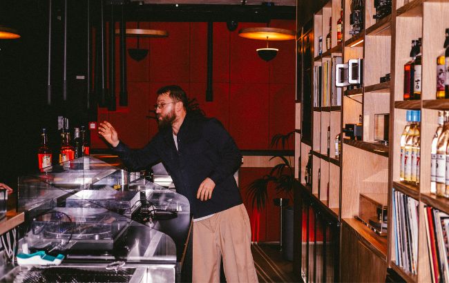 Under the Counter listening bar Soho