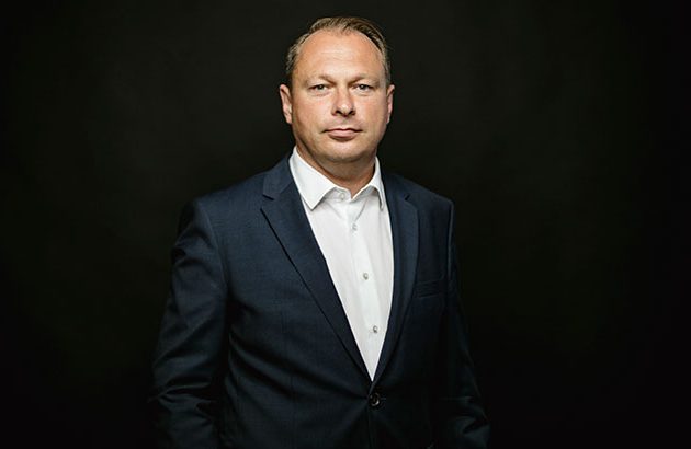 SB meets… Dirk Hasenbein, Schwarze und Schlichte