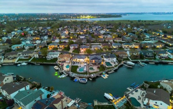 Southern Glazer’s to acquire Clare Rose