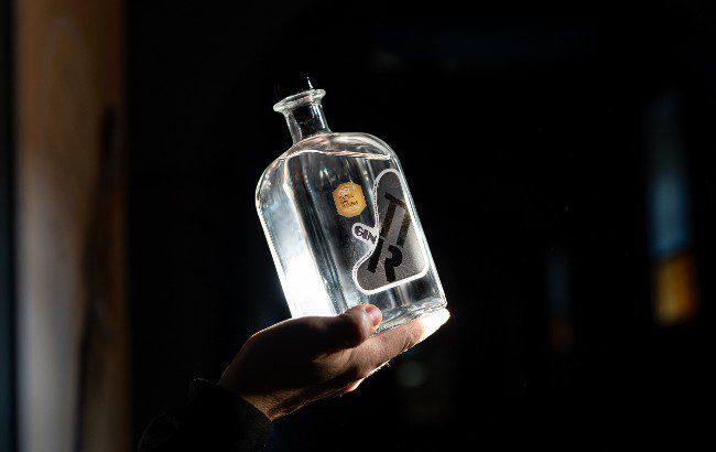 Gin ΠR bottle